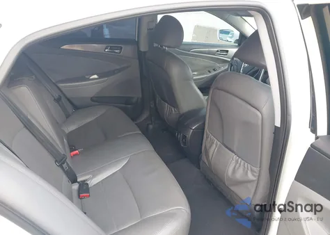 2013 Hyundai Sonata Hybrid Limited z USA, uszkodzony, nr VIN KMHEC4A47DA099594